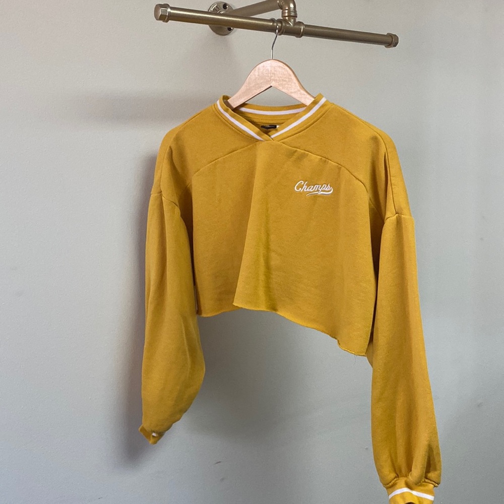 Champs Athletic Crop
